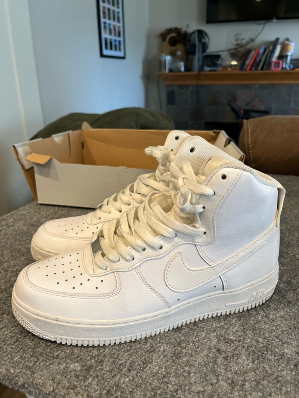 Nike Air Force 1 White High Top Size 9 Men’s